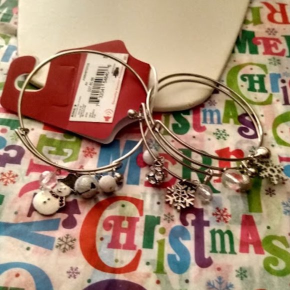 3pc SET KOHL'S Holiday Winter Jingle Bell/Snowflake/Snowman Charm Bracelets**NEW - Picture 4 of 4